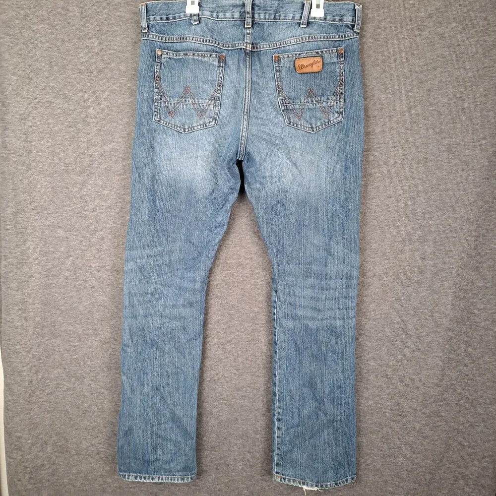 Wrangler Retro Slim Straight Jeans Mens 38x33* Medium Wash Stretch Denim Western